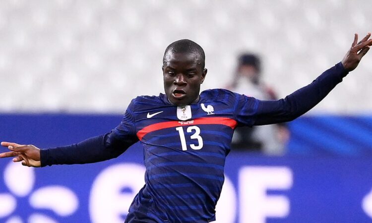 Chelsea midfielder, Kante picks up injury on international duty