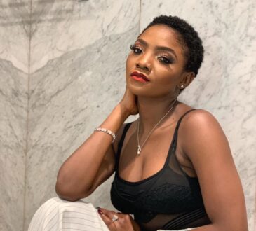 Simi gifts N200K to lady who thanked her husband for buying Christmas chicken