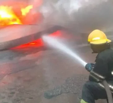 Fire razes Apongbon market, engulfs bridge in Lagos